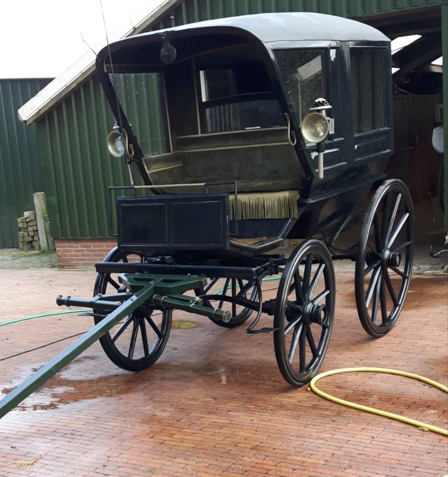 Kerkbrik koets wagen, Ophalen