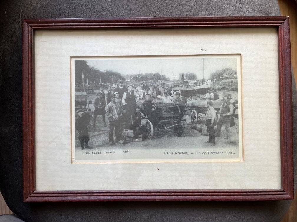 Oude foto Beverwijk Groentenmarkt ingelijst, Verzamelen, Gebruikt, Foto, Ophalen of Verzenden, Voor 1940