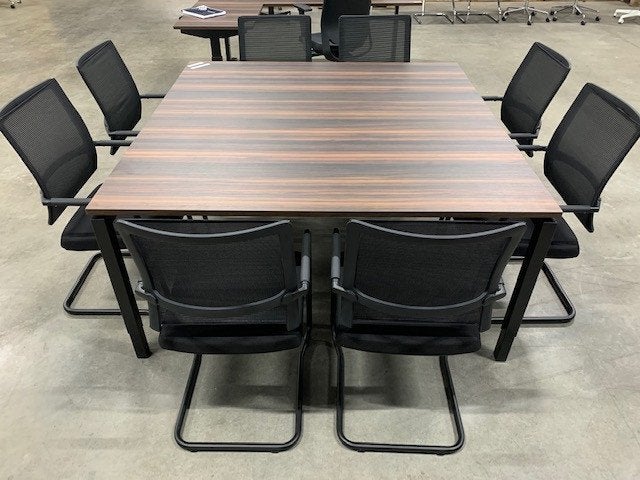 SPECIALE PRIJS!!! Vierkante vergadertafels / bureaus 160x160, Huis en Inrichting, Ophalen of Verzenden, In hoogte verstelbaar