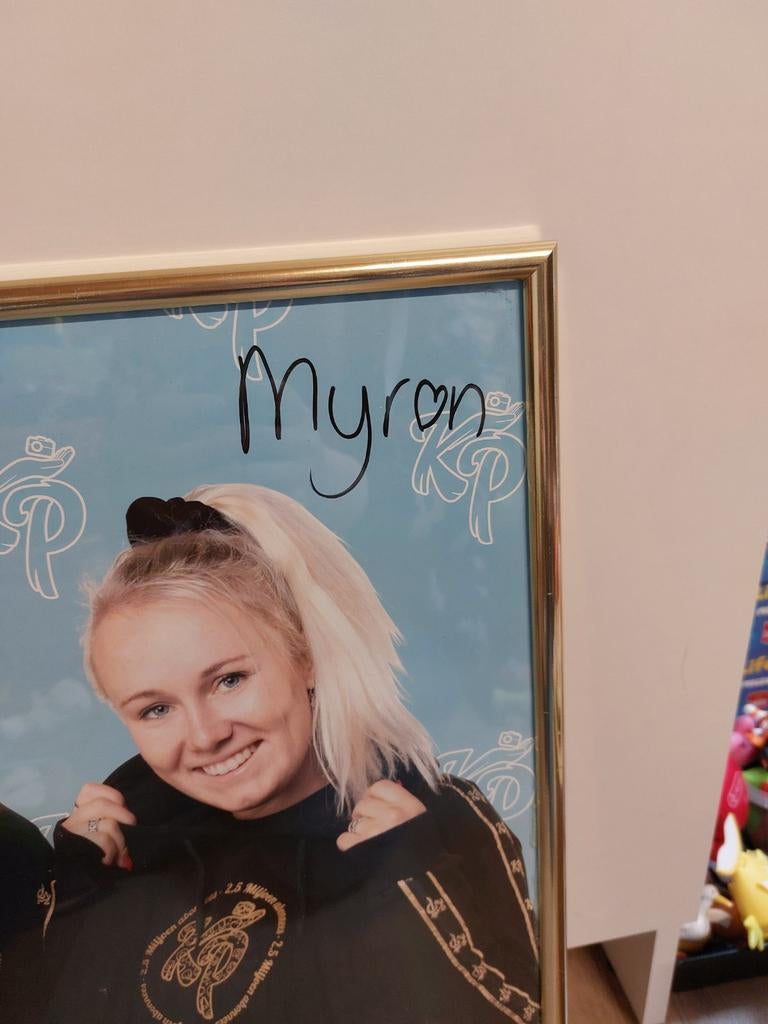 Gesigneerde Enzoknol en Myron poster in lijst, Ophalen of Verzenden, A1 t/m A3