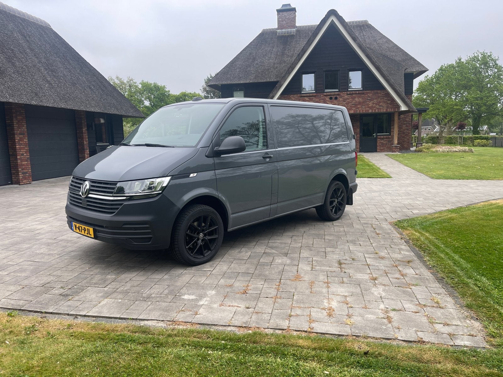 Volkswagen Transporter T6 150pk automaat 36.000km 2024, Auto's, Navigatiesysteem, Volkswagen, Leder, Bedrijf