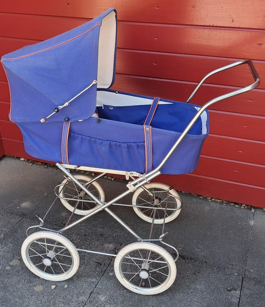 Vintage wandel poppenwagen baby in goede staat blauw, Ophalen, Gebruikt, Babypop
