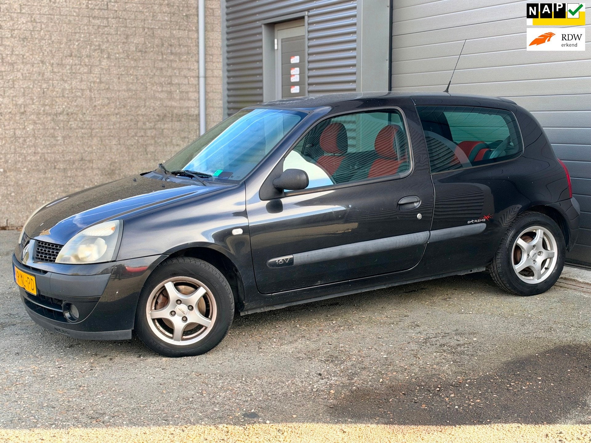 Renault Clio 1.2-16V, Auto's, Gebruikt, 31 €/maand, 4 cilinders, Zwart