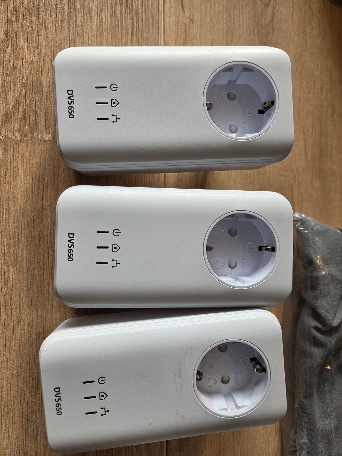 Devolo DVS 650 Powerline Adapters (3 stuks), Computers en Software, Netwerk switches, Ophalen of Verzenden, Gebruikt