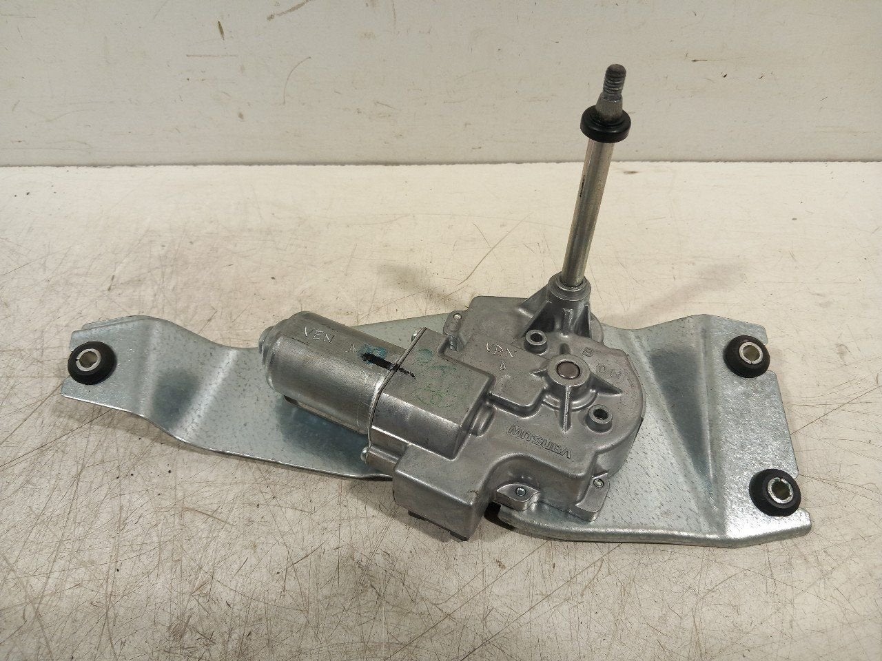 Ruitenwissermotor achter BMW 2 serie, Onderdelen@venauto.nl, Van der Ven Autorecycling B.V., Gebruikt, Ettenseweg 76, 4706 PB Roosendaal, The Netherlands