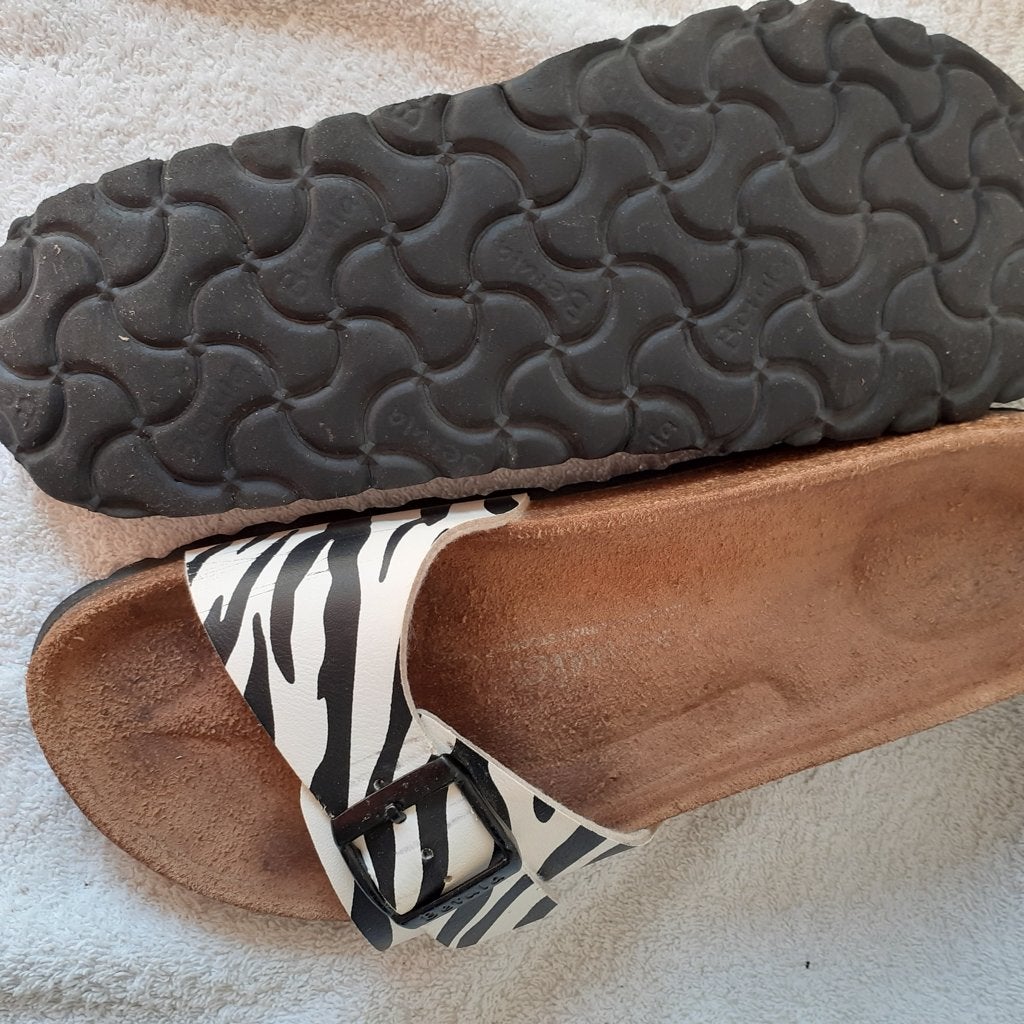 Birkenstock 39, Kleding | Dames, Schoenen, Zwart, Zo goed als nieuw, Birkenstock, Sandalen of Muiltjes