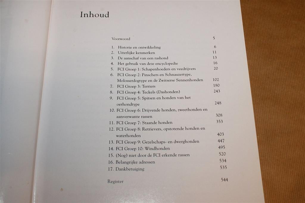 De Grote Honden Encyclopedie — Esther Verhoef 1e Druk, Boeken, Ophalen of Verzenden, Zo goed als nieuw, Honden