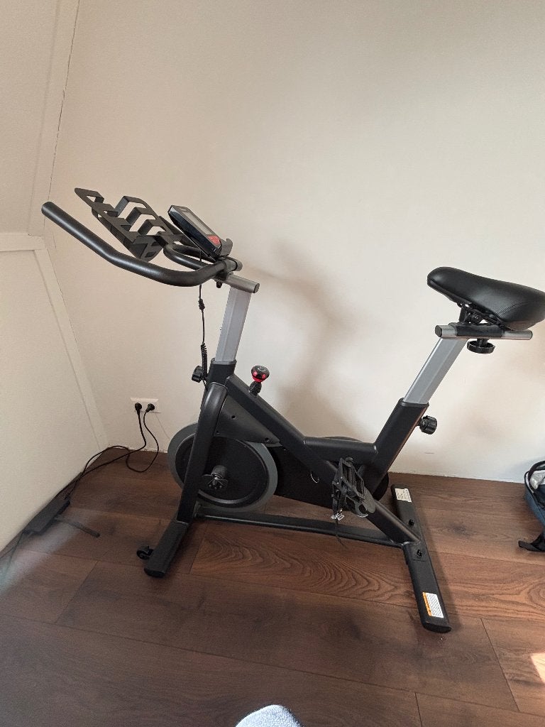 Fitnessbike met tablethouder, Fietsen en Brommers, Minder dan 10 versnellingen, 26 inch, Nieuw, Ophalen