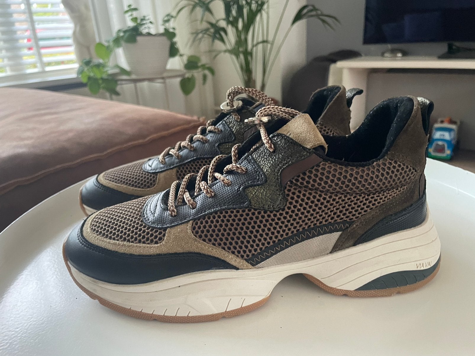 Via vai mt 38, Ophalen of Verzenden, Zo goed als nieuw, Sneakers of Gympen
