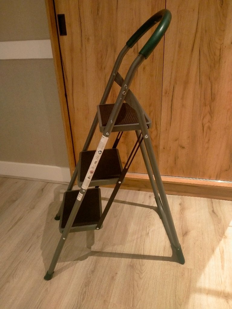 Stabiel Huishoud Trapje, bijna nieuw, Doe-het-zelf en Verbouw, Ladders en Trappen, Ophalen, Zo goed als nieuw, Opvouwbaar of Inschuifbaar