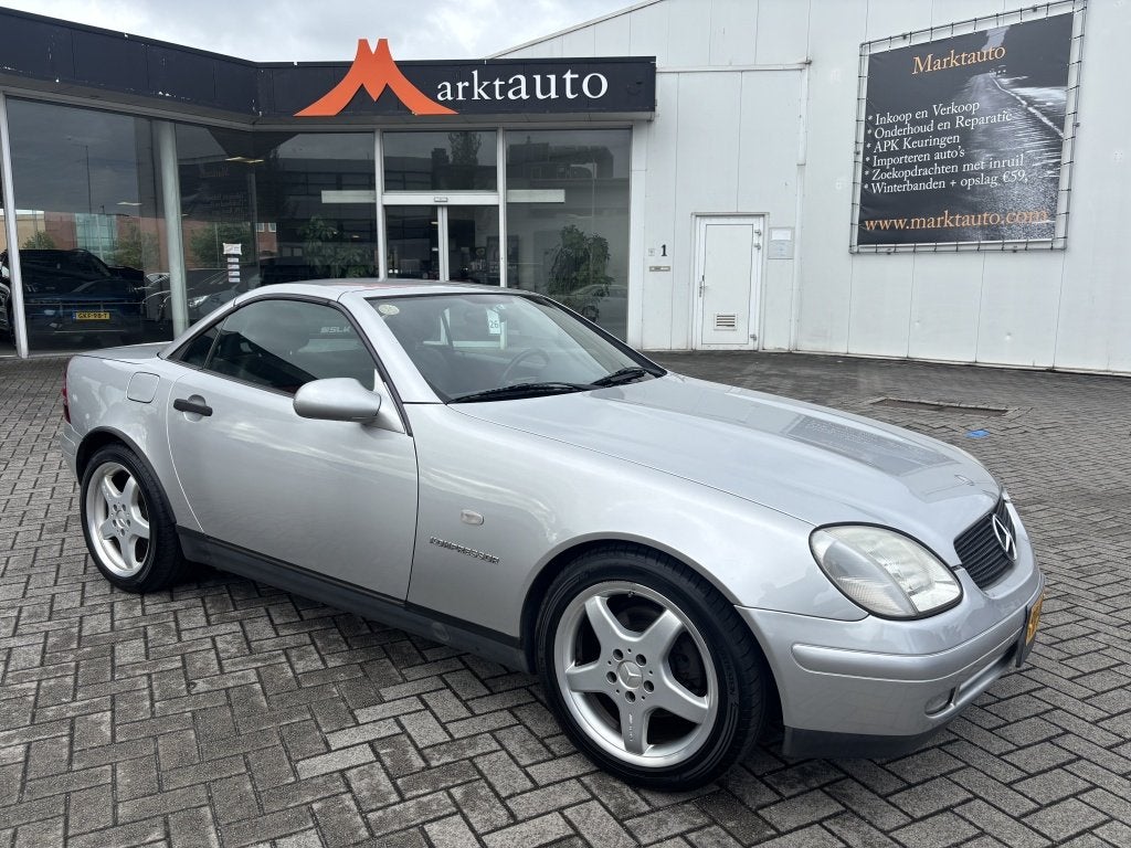 Mercedes-Benz SLK 230 Kompressor AMG (bj 1998, automaat), Auto's, Oldtimers, Automaat, Zwart, Cabriolet, Bedrijf