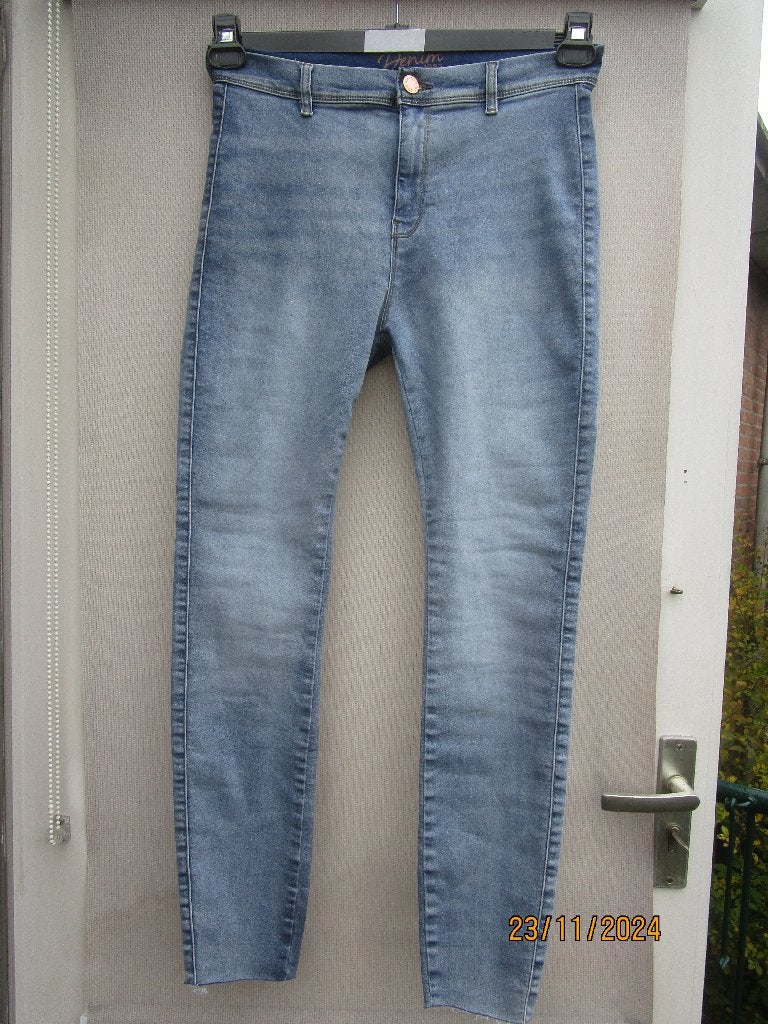 Spijkerbroek /jegging mt  38  lichtblauw DENIM 1982, Kleding | Dames, Nieuw, W30 - W32 (confectie 38/40), DENIM 1982, Verzenden