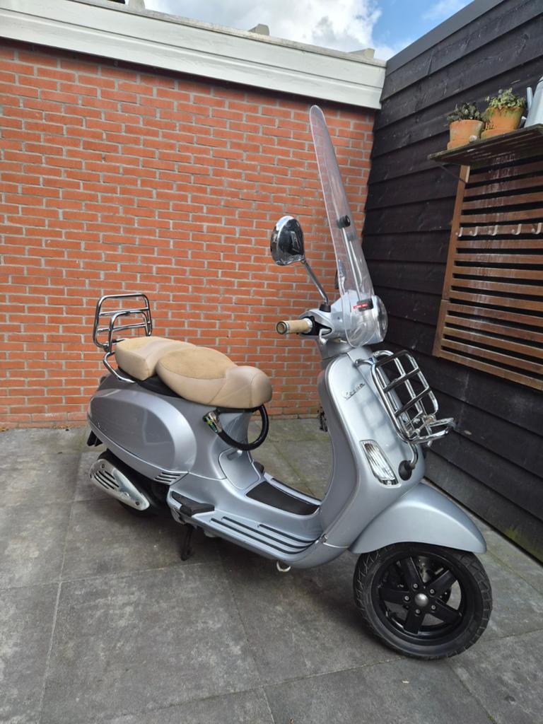 Vespa LX50 2t Snor Zeer goed onderhouden Klaar voor de zomer, Ophalen, Tweetakt, Zo goed als nieuw, Vespa LX