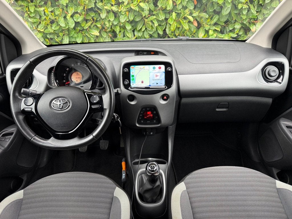 Toyota Aygo 1.0 VVT-i x-joy |NWE APK|CARPLAY|CAMERA|AIRCO|NA, Voorwielaandrijving, Start-stop-systeem, Stof, Gebruikt
