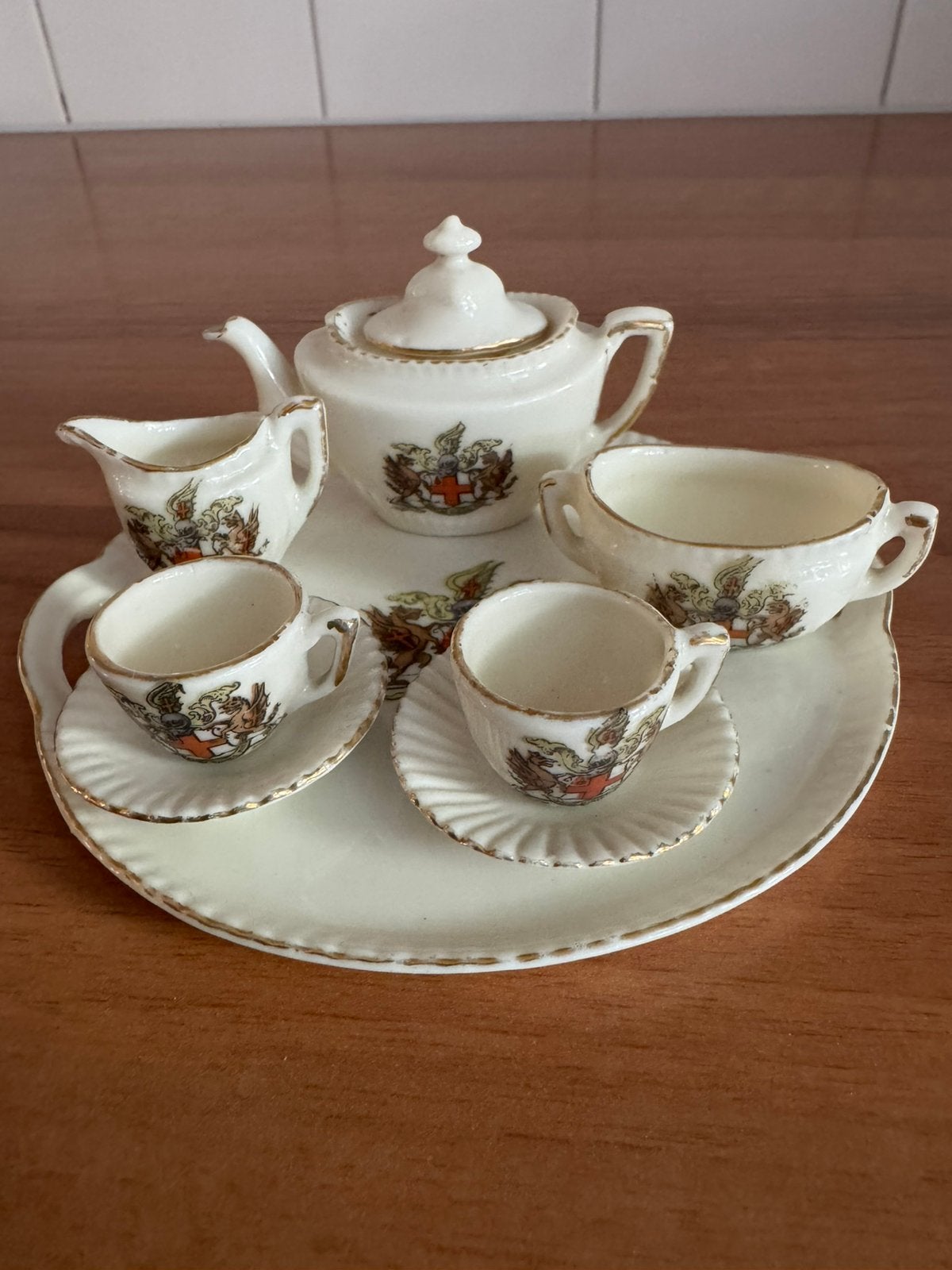 Antiek poppen serviesje Gemma crested China City of London, Antiek en Kunst, Antiek | Speelgoed, Ophalen of Verzenden