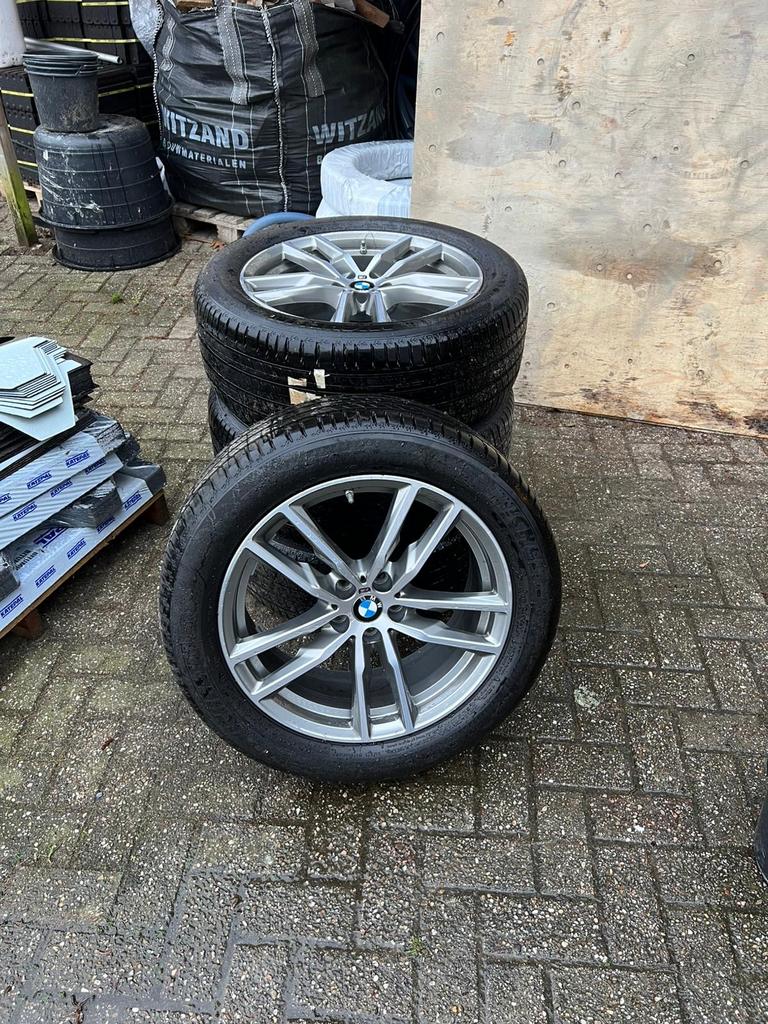 BMW 19 inch nieuwe set velgen met banden 245/50/19R19m serie, ., Banden en Velgen, ., All Season