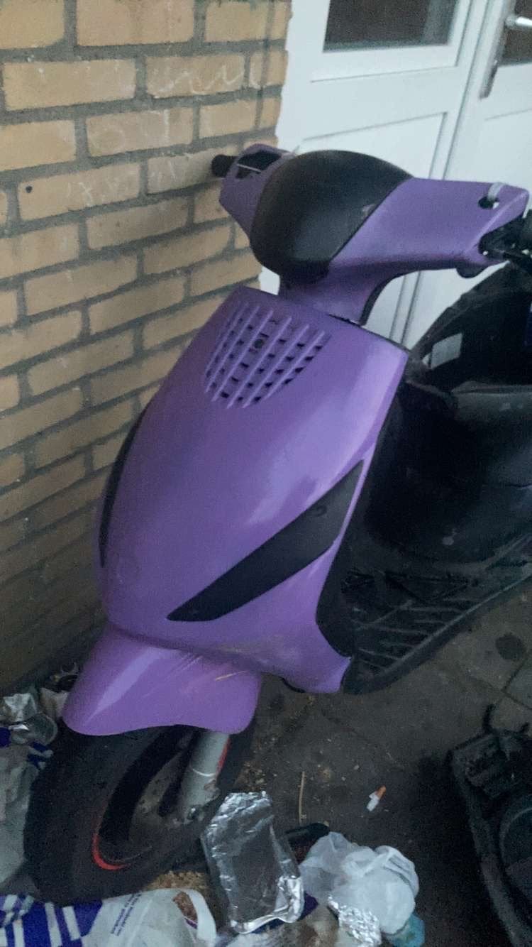 Piaggio Zip Scooter met extra kappen VANDAAG 600!, Ophalen of Verzenden, Gebruikt