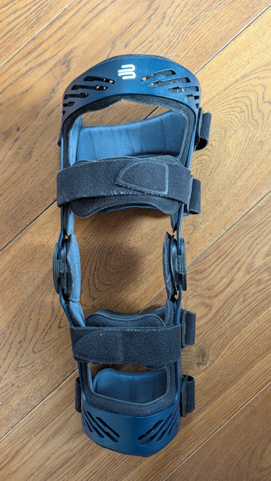 Bauerfeind secutec genu links, Ophalen, Gebruikt