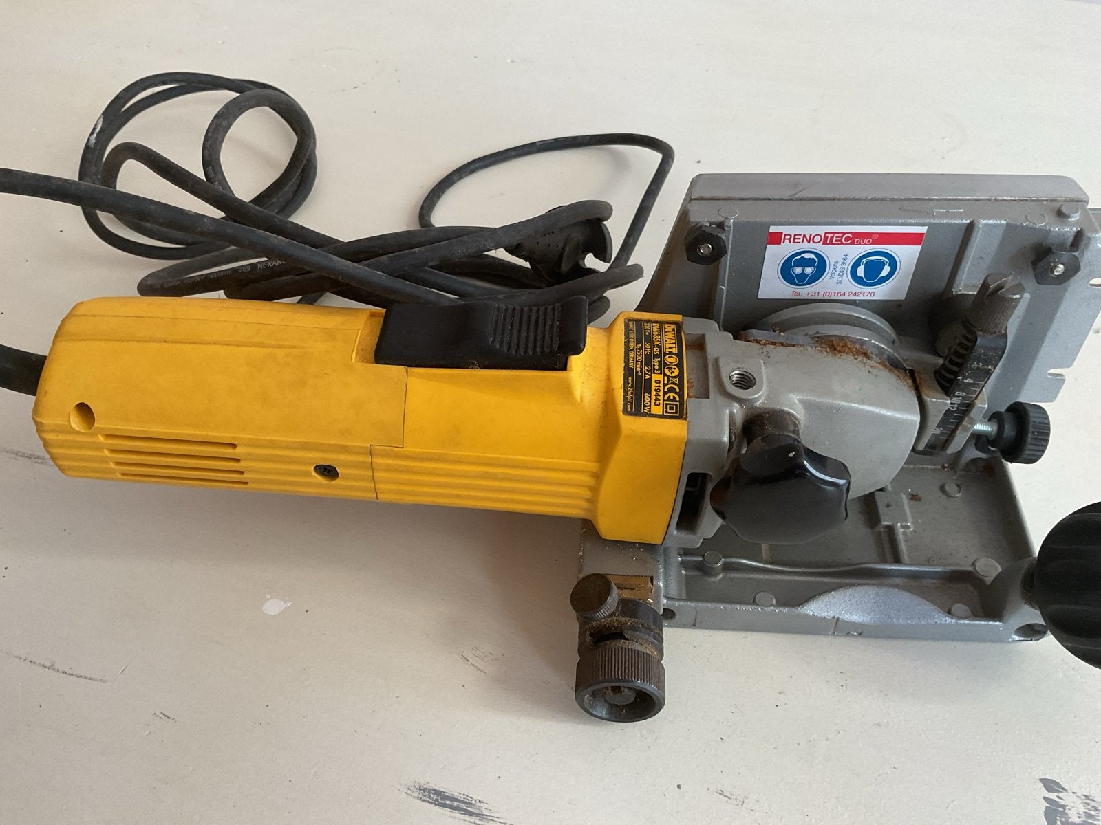 DeWalt bovenfrees - Gebruikt maar werkt perfect, Doe-het-zelf en Verbouw, Gereedschap | Freesmachines, Ophalen, Gebruikt, Elektrisch