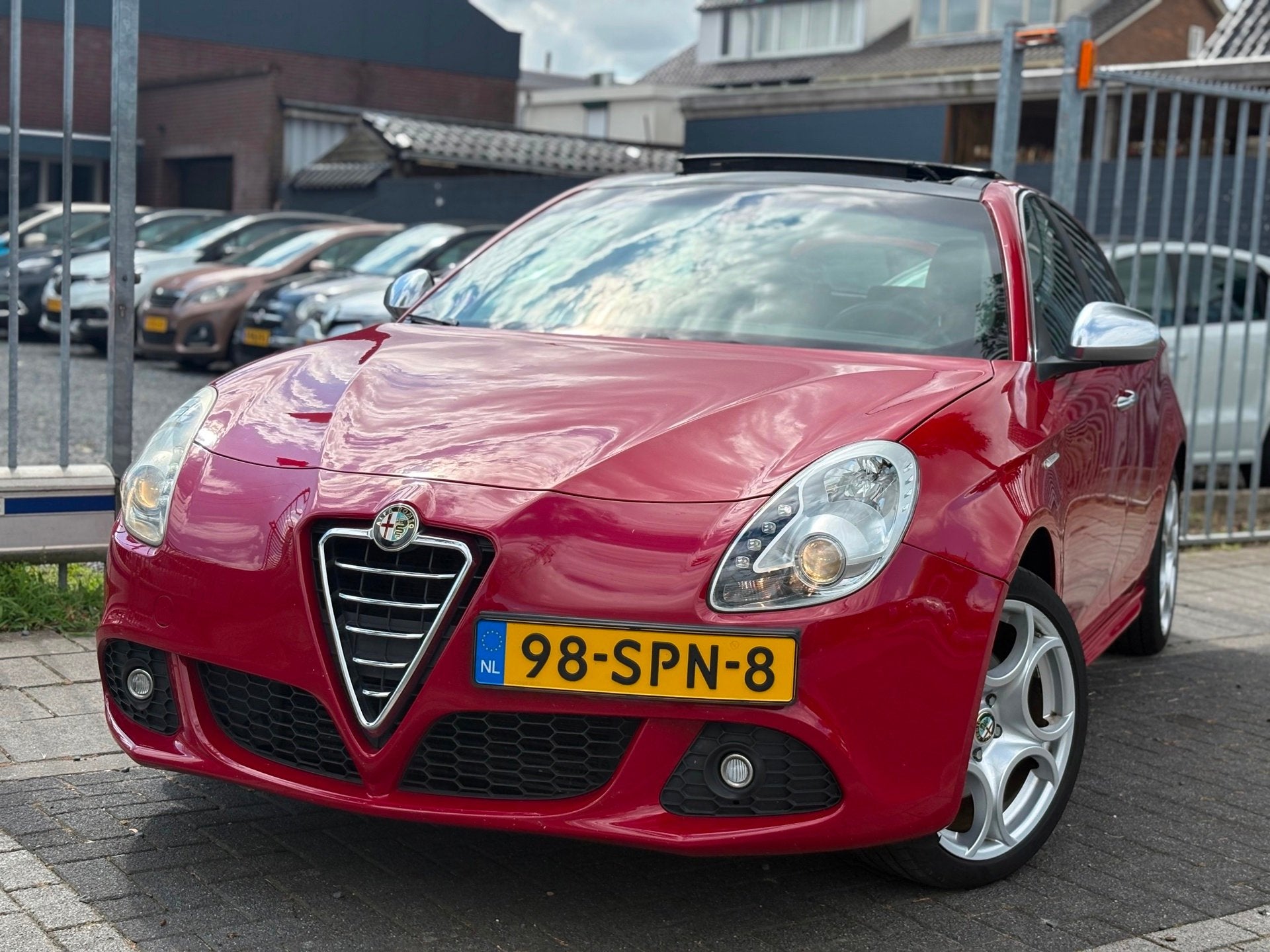 Alfa Romeo Giulietta 1.4 T Distinctive | Panoramadak | 17”, Euro 5, Stof, Zwart, 4 cilinders