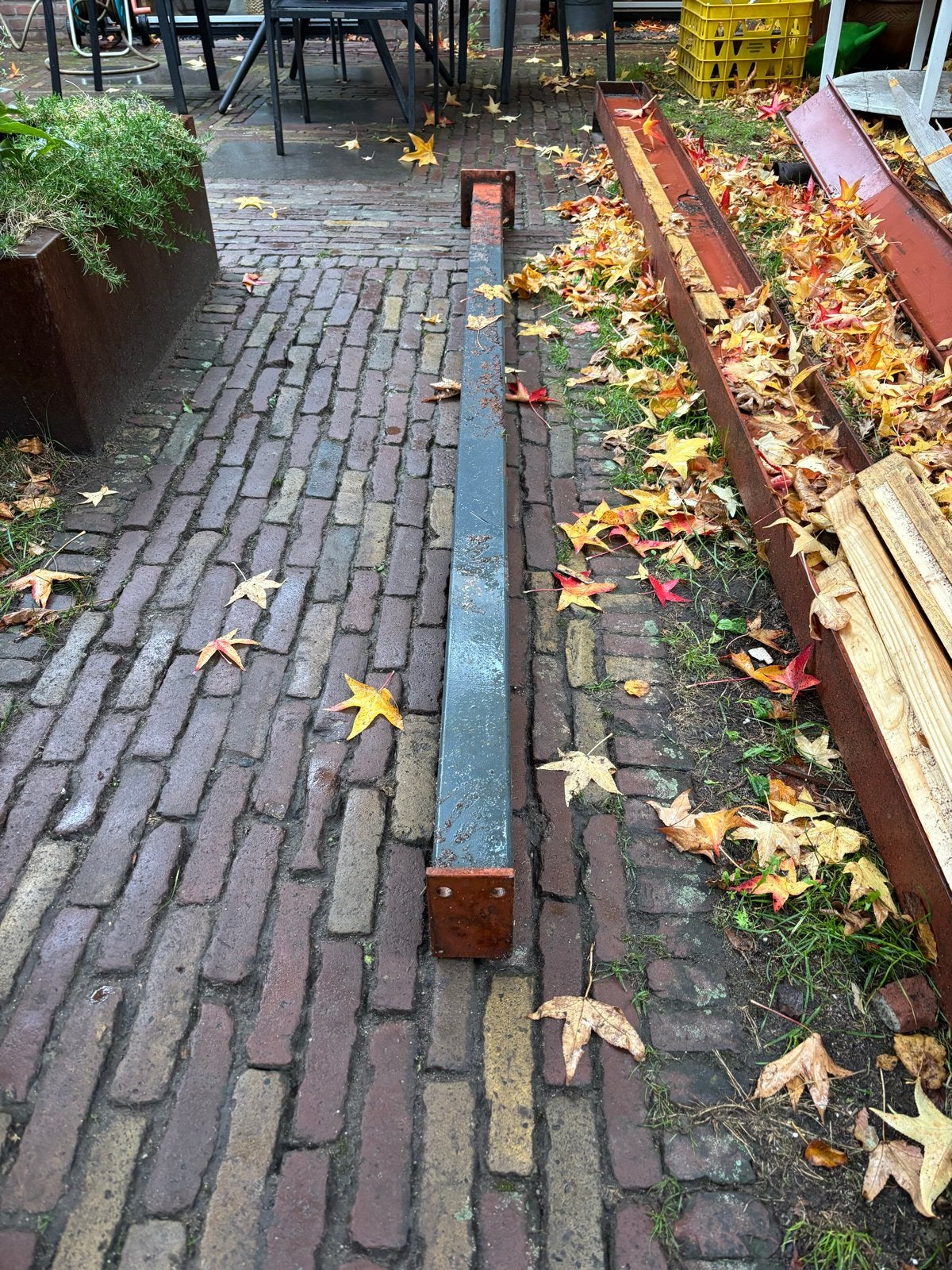 Stalen paal met voetplaat - 234 cm lang, Ophalen, Gebruikt, IJzer