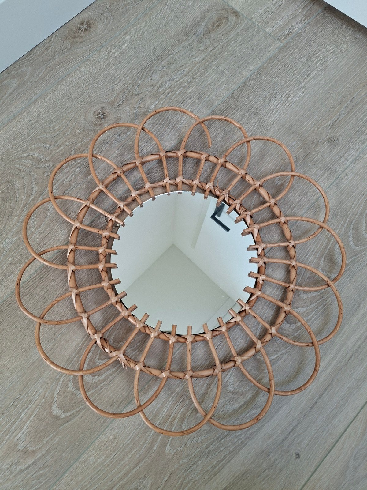 Xenos rieten bloem spiegel 49cm, Ophalen, Minder dan 50 cm, Rond, Zo goed als nieuw