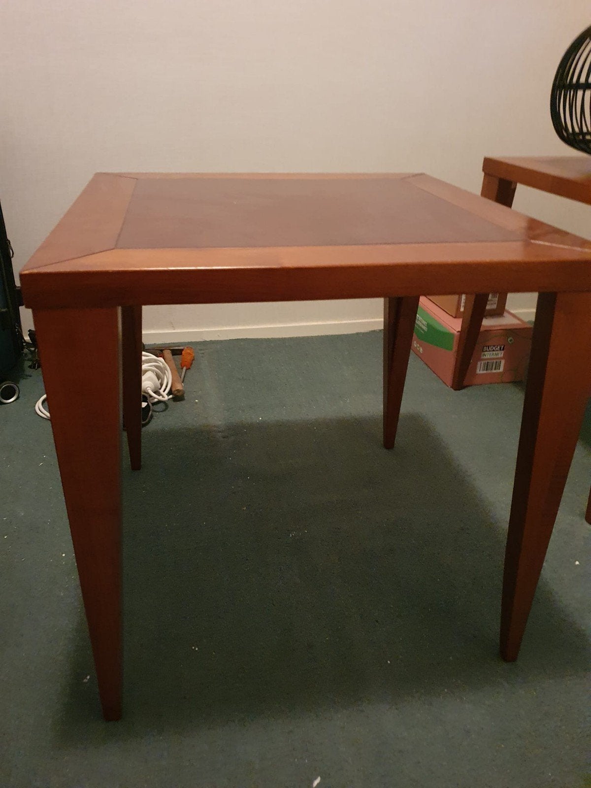 Drie houten bijzettafels, vierkant, klassieke stijl, Huis en Inrichting, Tafels | Bijzettafels, Gebruikt, Klassiek, Vierkant, 55 tot 75 cm