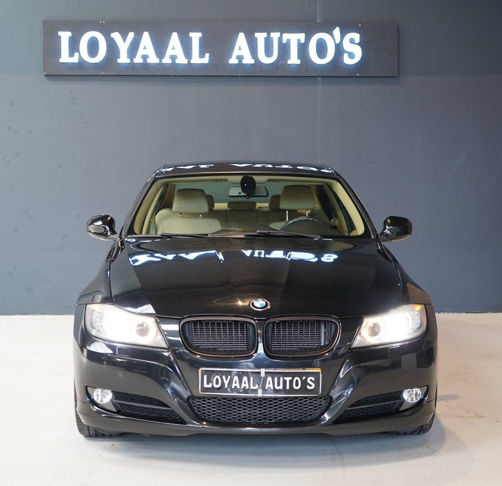 BMW 3-serie 320i Business Line 170 PK | AIRCO | CRUISE|PDC |, Achterwielaandrijving, 4 cilinders, Zwart, Origineel Nederlands
