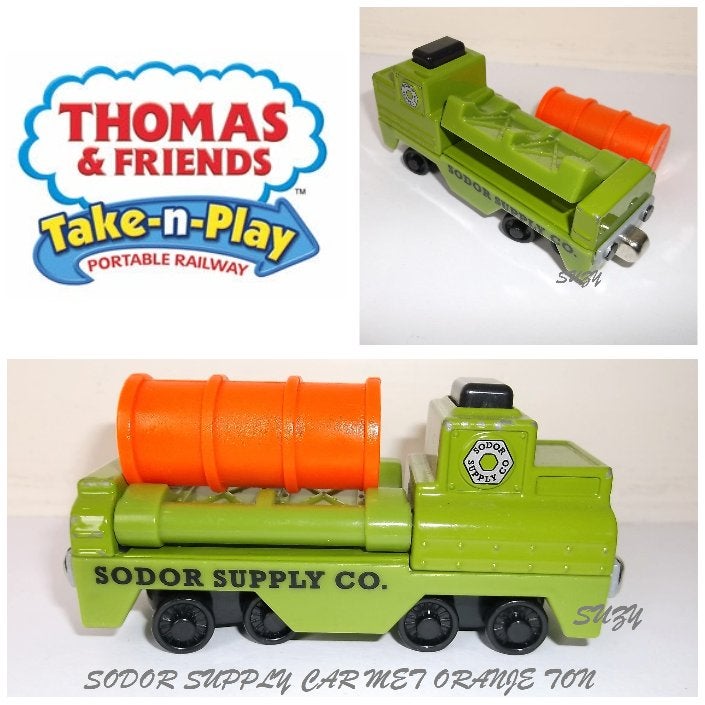 Thomas de Trein Take n Play, Sodor Supply Car met Oranje Ton, Kinderen en Baby's, Speelgoed | Thomas de Trein, Ophalen of Verzenden