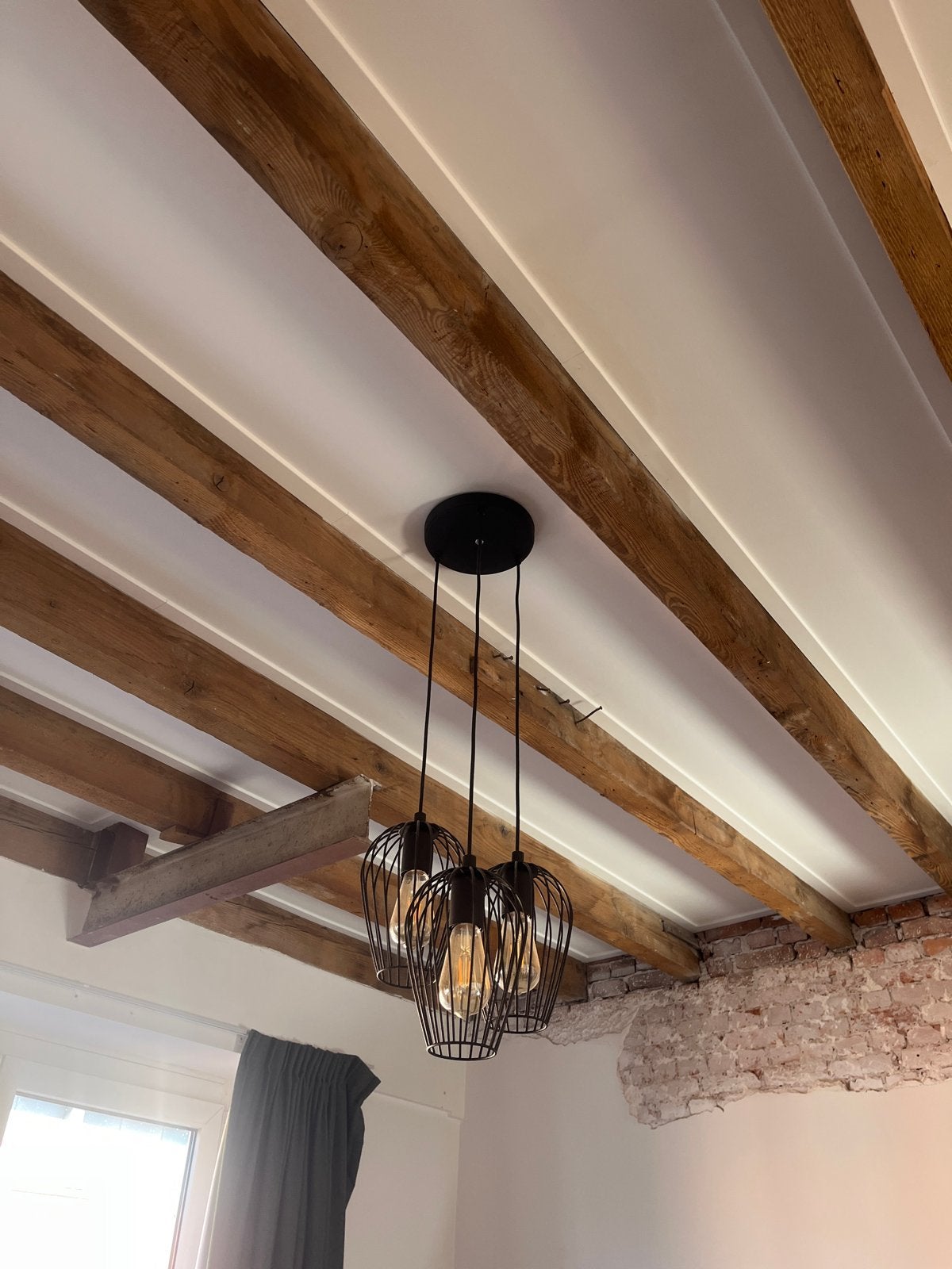 Zwarte hanglamp met drie lichtpunten,, Ophalen of Verzenden, Zo goed als nieuw, Metaal, E27 (groot)