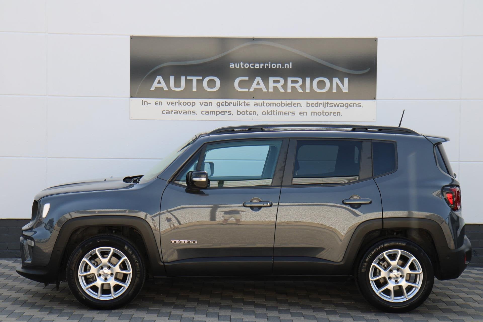 Jeep Renegade 1.5T e-Hybrid Altitude 1ste eig. Carplay !, Stof, Zwart, 4 cilinders, Bedrijf