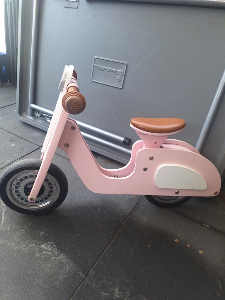 Te koop Bandits & Angels Italian Rider Loopfiets Hout Roze , Ophalen, Zo goed als nieuw, Loopfiets