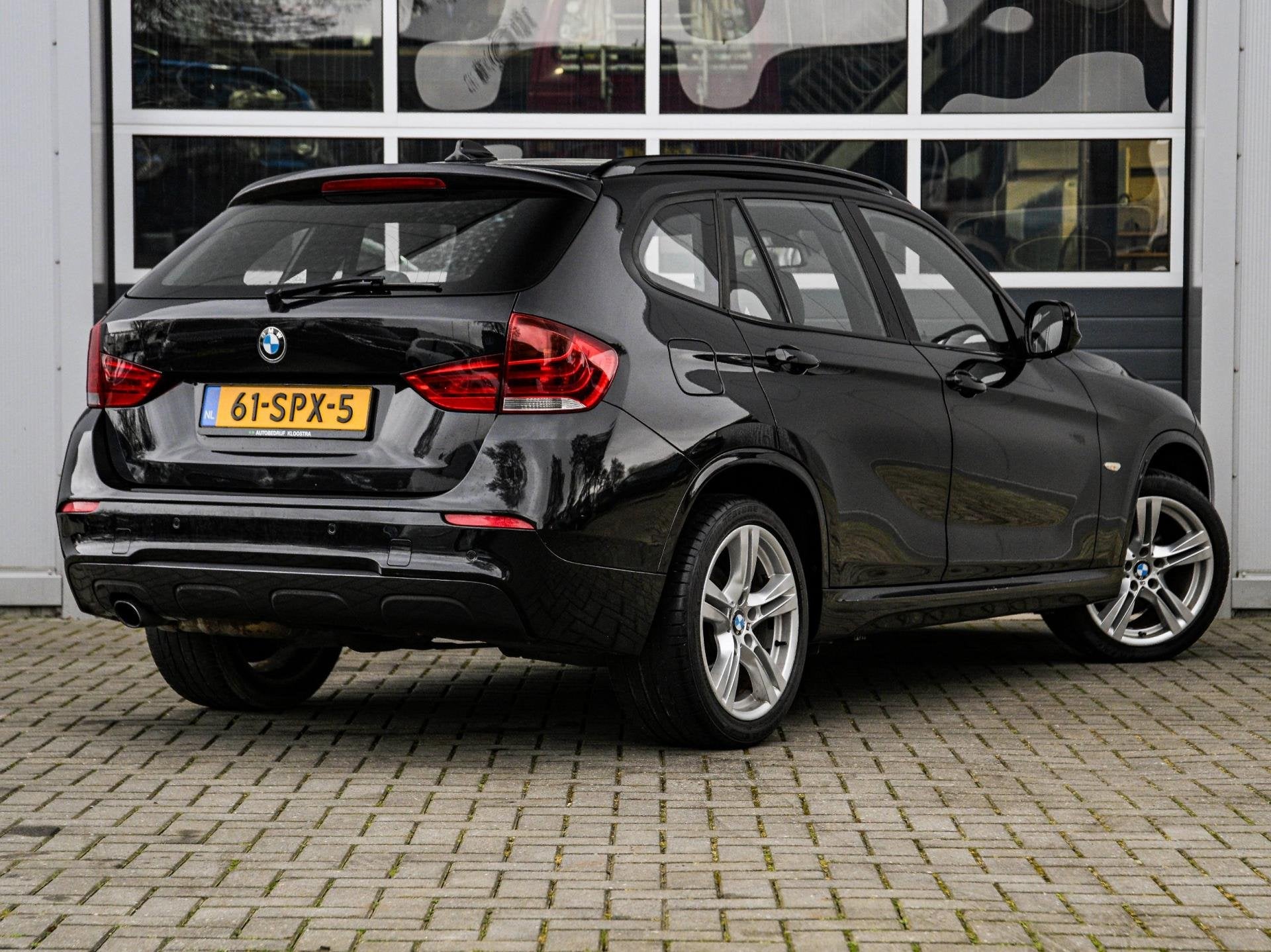 BMW X1 SDrive18i M-sport | Panoramadak | Leder | Xenon | Nav, Auto's, X1, Euro 5, Achterwielaandrijving, Zwart