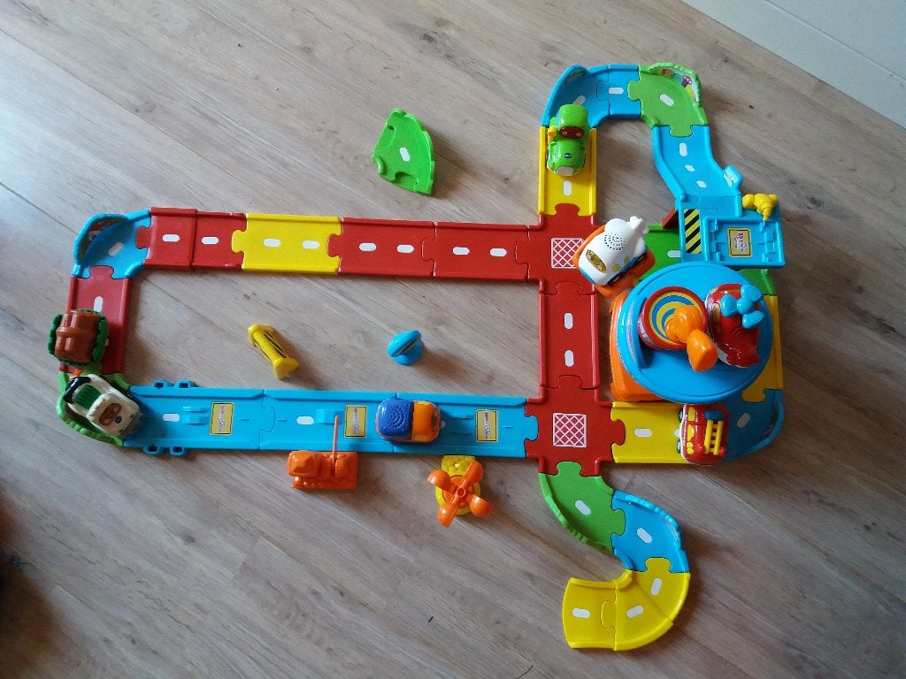 toet toet vliegveld, Ophalen of Verzenden, Zo goed als nieuw, 2 tot 4 jaar