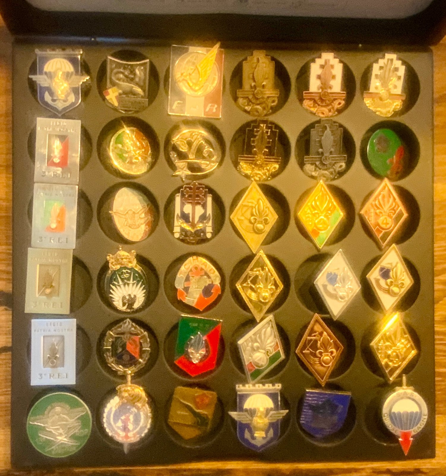 Franse Vreemdelingenlegioen emblemen, Verzamelen, Ophalen of Verzenden, Landmacht, Overige gebieden, Embleem of Badge