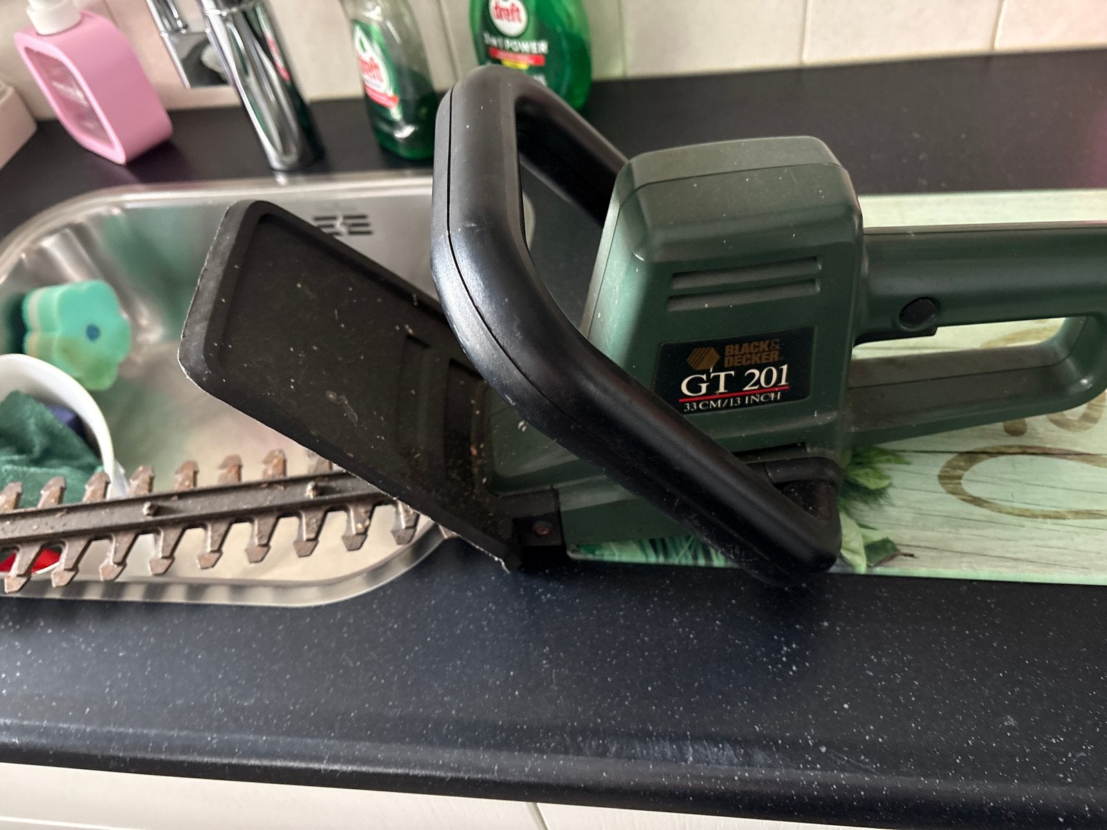 Black & Decker GT 201 Heggenschaar - Elektrisch, Ophalen of Verzenden, Gebruikt, Elektrisch