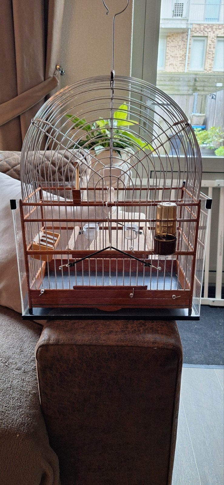 Surinaamse 23draads kooi 1 maand oud met alle accessoires, Dieren en Toebehoren, Ophalen, Zo goed als nieuw, Hout, Vogelkooi