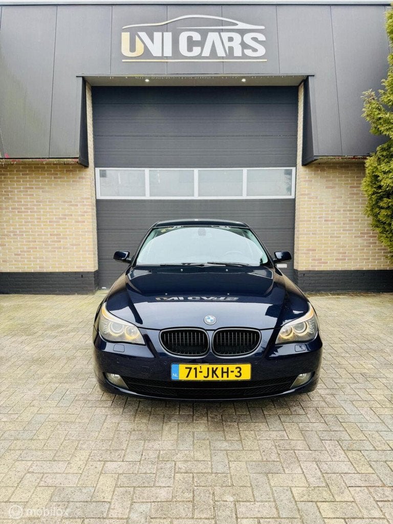 BMW 5-serie 525i Executive|Automaat|Leer|Gr Navi|LM|2009, Auto's, BMW, Achterwielaandrijving, Gebruikt, 2000 kg, 2996 cc