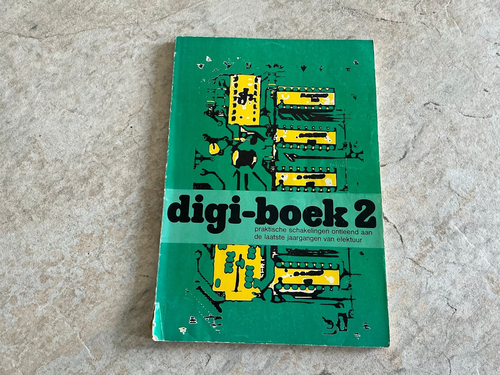 Digi-boek 2: Praktische schakelingen elektronica, Boeken, Ophalen of Verzenden, Gelezen, Elektrotechniek