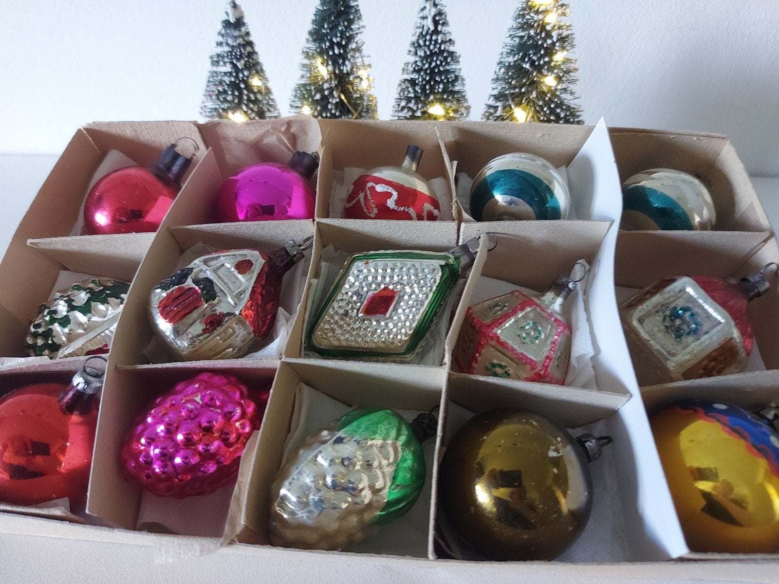 oude en antieke  kerstballen in doos, Verzenden, Gebruikt