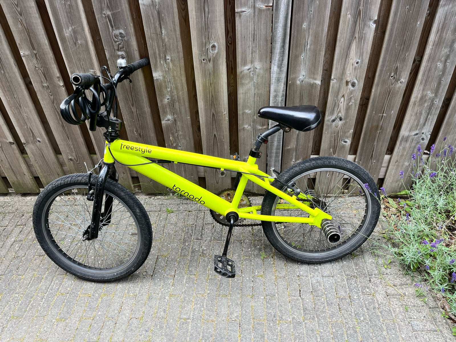 Cross BMX Freestyle Tornado - Neon Geel, Fietsen en Brommers, Fietsen | Crossfietsen en BMX, Ophalen, Staal, Velgrem, V-brakes