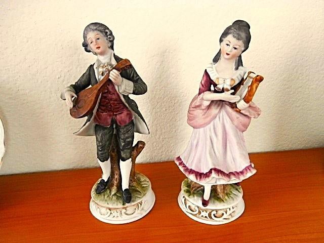 Beeldjes Porselein Japan Muziek Stelletje, Verzamelen, Beelden en Beeldjes, Verzenden, Zo goed als nieuw, Mens