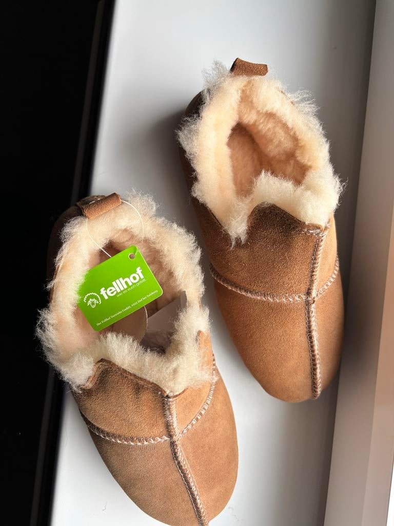 Nieuwe Fellhof pantoffels van schapenvacht maat 38, Ophalen of Verzenden, Nieuw, Bruin, Pantoffels of Sloffen