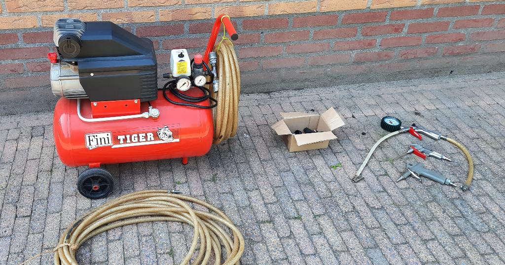 Luchtcompressor, 100 liter of meer, Ophalen, Zo goed als nieuw, Minder dan 200 liter/min