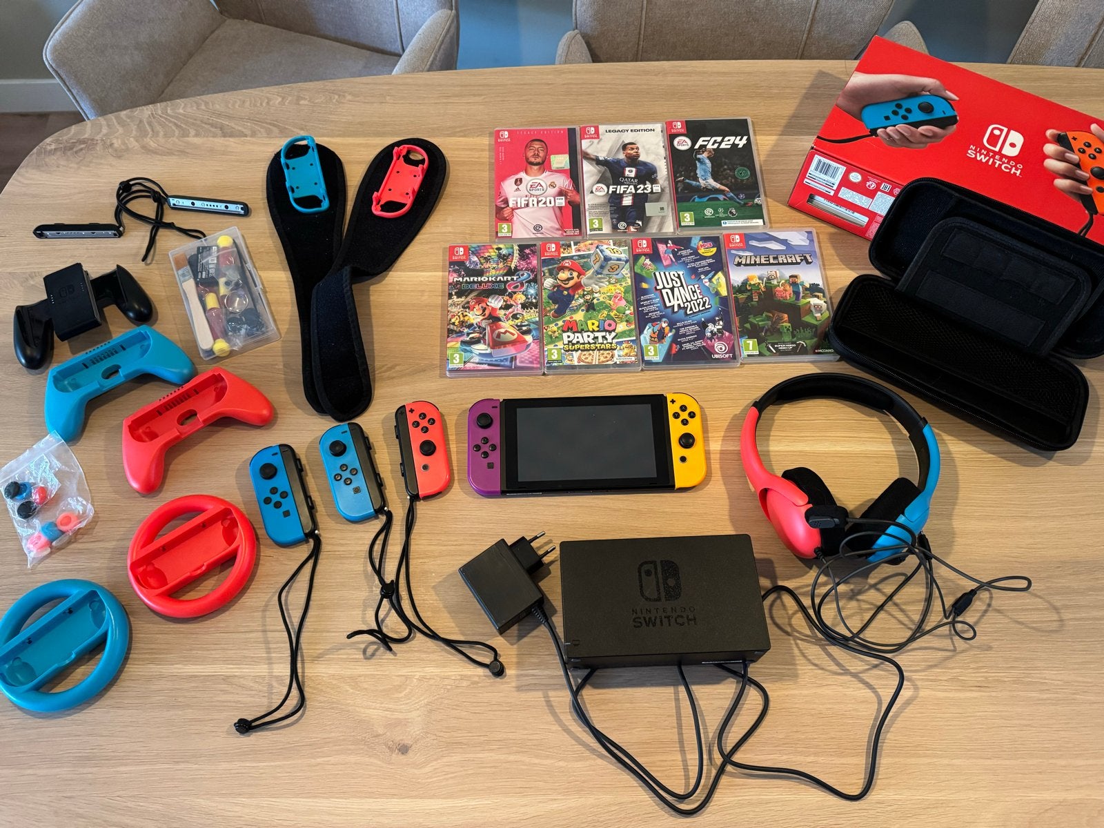 Nintendo Switch met 7 games en veel accessoires, Met games, Ophalen of Verzenden, Zo goed als nieuw, Switch Original