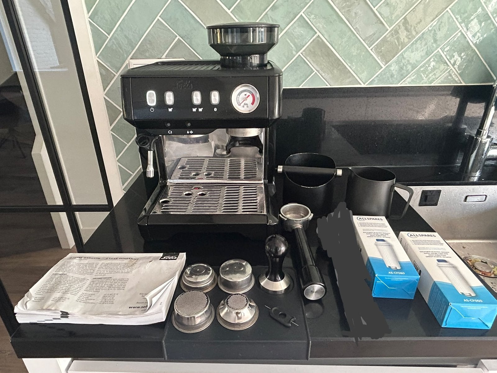Solis Grind & Infuse Compact 1018 Pistonmachine, Afneembaar waterreservoir, Espresso apparaat, Zo goed als nieuw, 2 tot 4 kopjes