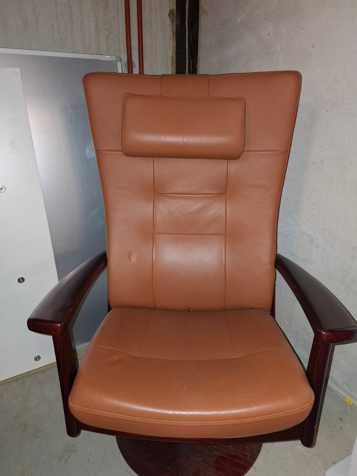 Comfortabele draaibare fauteuil - Bruin leer en hout, Ophalen, Gebruikt, Bruin, Hout