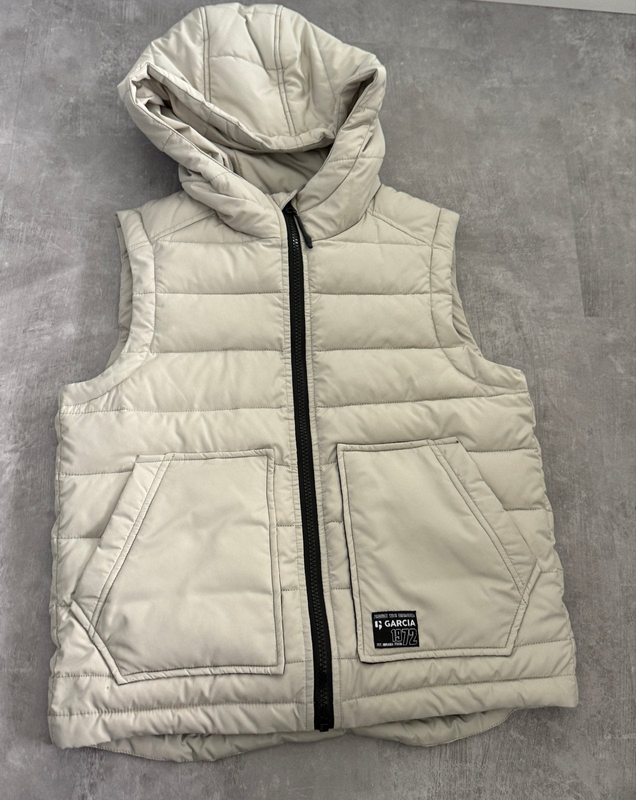 Garcia bodywarmer met capuchon jongen- Zo goed als nieuw, Ophalen of Verzenden, Zo goed als nieuw, Jongen, Jas