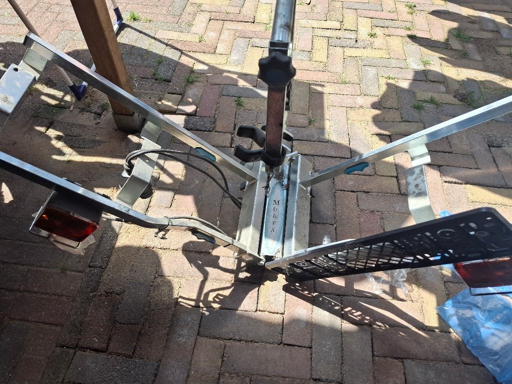 Goede fietsendrager multra, Ophalen of Verzenden, Gebruikt, Trekhaakdrager