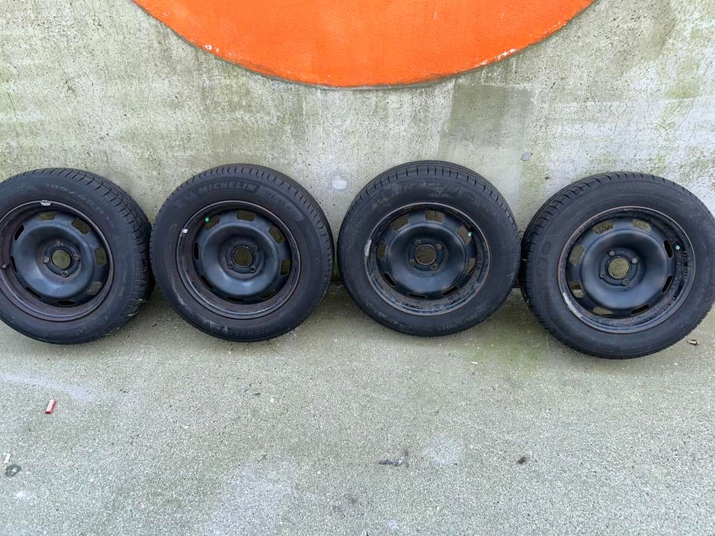 3x michelin 185/65 R15 1x firelli origineel, Ophalen of Verzenden